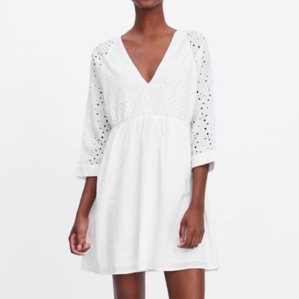 ✨3/$30✨Zara Embroidered Mini Dress with Pockets!